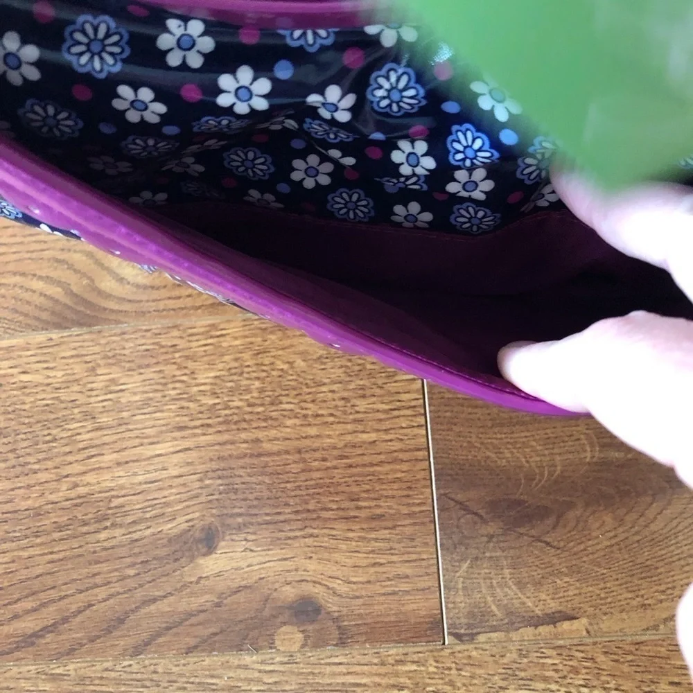 Vera Bradley Hotsy Totsy Hobo in boysenberry print (tiny Flaw)
